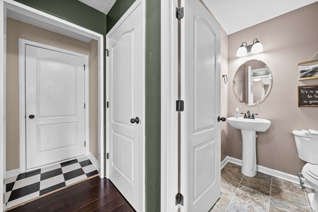 1004 Orchard Hills Dr, Clarksville, TN 37040