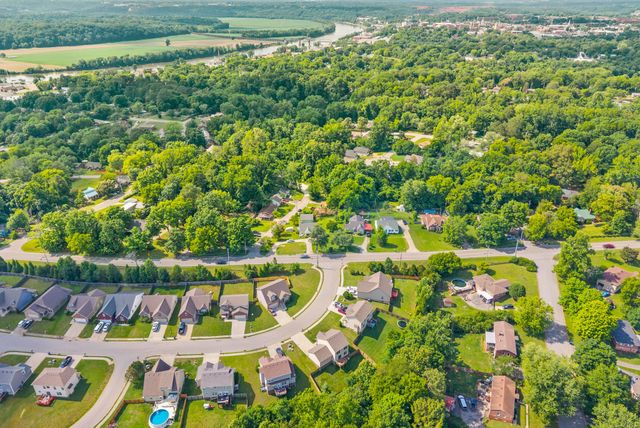 1004 Orchard Hills Dr, Clarksville, TN 37040