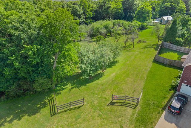 1004 Orchard Hills Dr, Clarksville, TN 37040