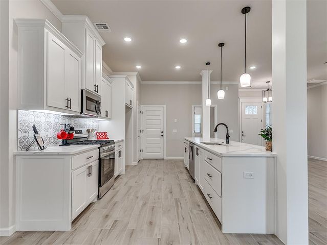 2904 Summit Hollow Circle, Norman, OK 73071