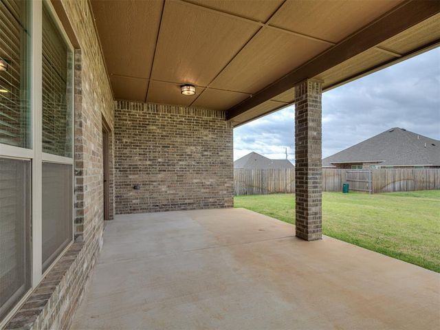 2904 Summit Hollow Circle, Norman, OK 73071