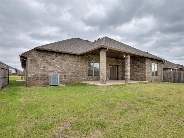 2904 Summit Hollow Circle, Norman, OK 73071