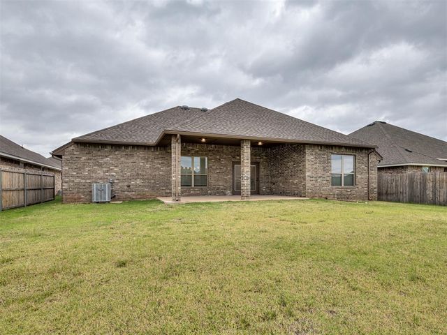 2904 Summit Hollow Circle, Norman, OK 73071