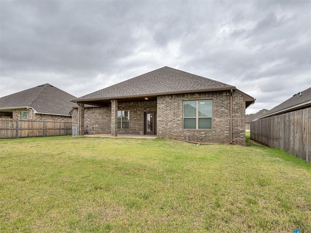 2904 Summit Hollow Circle, Norman, OK 73071