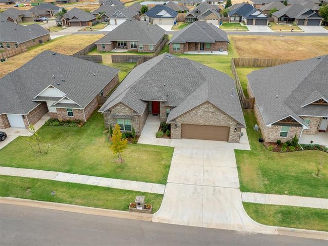 2904 Summit Hollow Circle, Norman, OK 73071