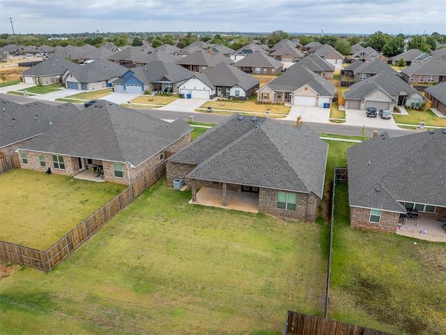 2904 Summit Hollow Circle, Norman, OK 73071