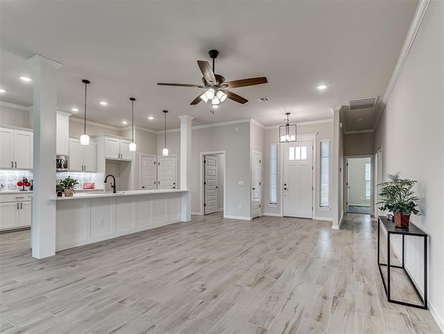2904 Summit Hollow Circle, Norman, OK 73071