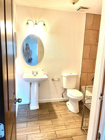 13143 Abalone Way, Houston, TX 77044