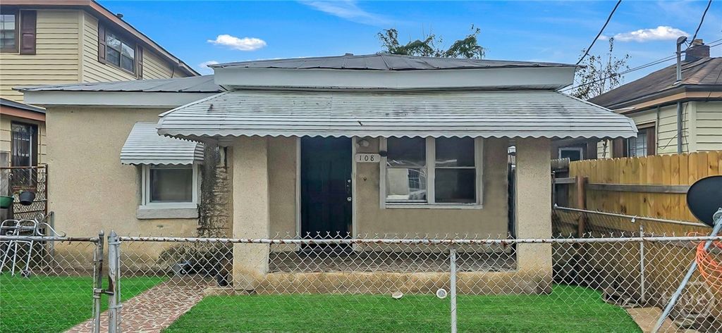 Image 4 of property listing at 108 Millen Street, Savannah, GA 31415