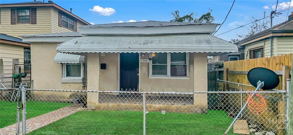 Image 5 of property listing at 108 Millen Street, Savannah, GA 31415