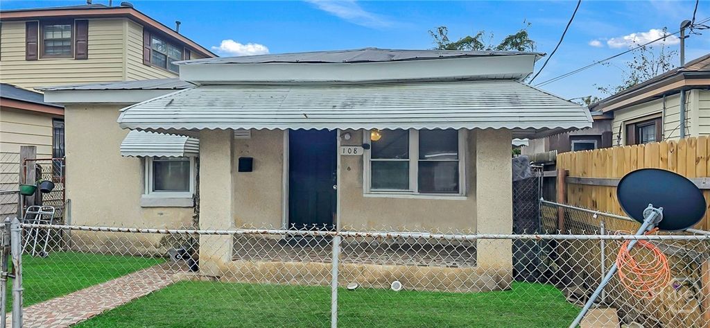 Image 7 of property listing at 108 Millen Street, Savannah, GA 31415