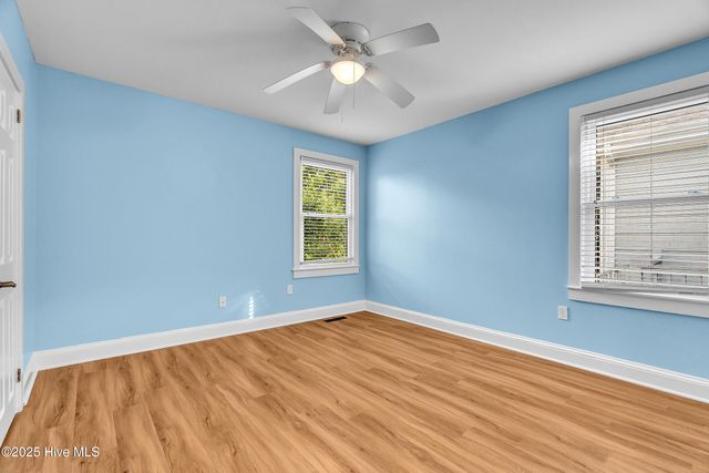 213 Mansfield Parkway, Morehead City, NC 28557