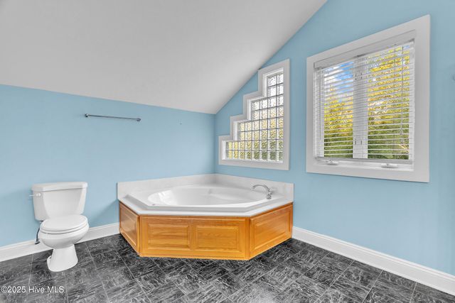 213 Mansfield Parkway, Morehead City, NC 28557