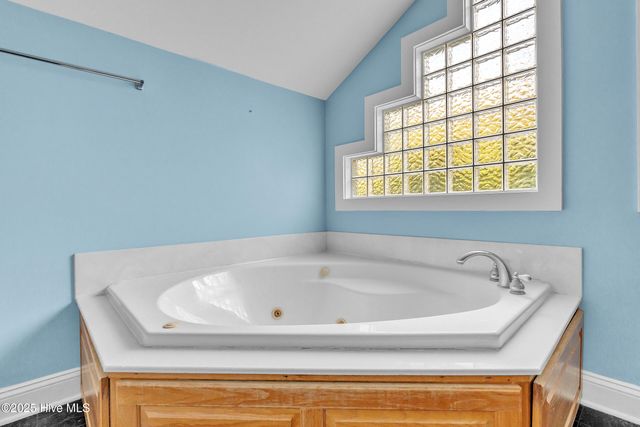 213 Mansfield Parkway, Morehead City, NC 28557