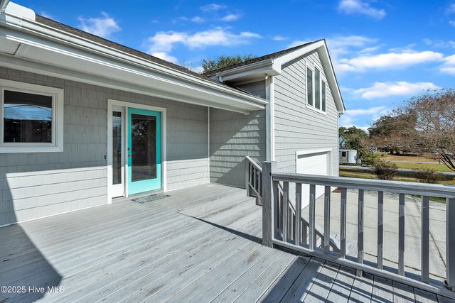 213 Mansfield Parkway, Morehead City, NC 28557