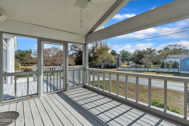 213 Mansfield Parkway, Morehead City, NC 28557