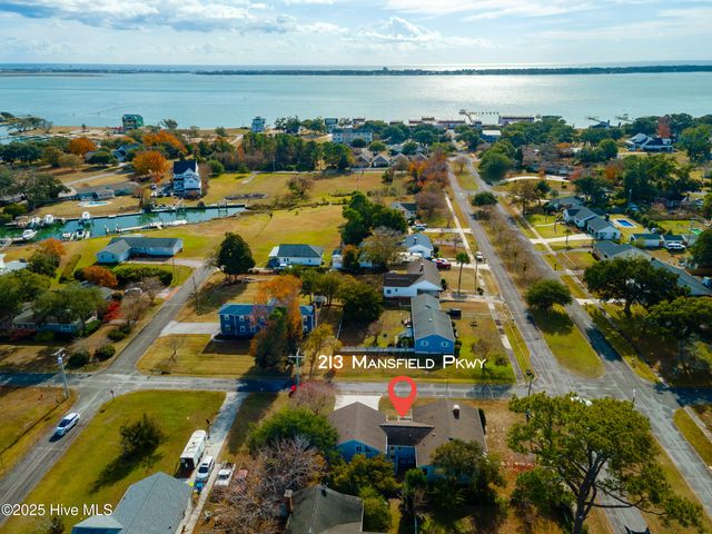 213 Mansfield Parkway, Morehead City, NC 28557