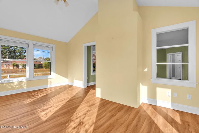 213 Mansfield Parkway, Morehead City, NC 28557