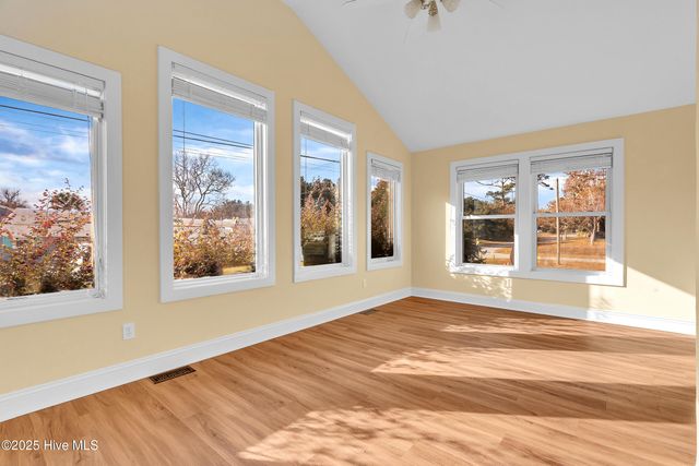 213 Mansfield Parkway, Morehead City, NC 28557