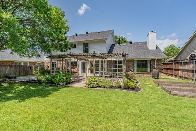 4153 Mapleridge Drive, Grapevine, TX 76051