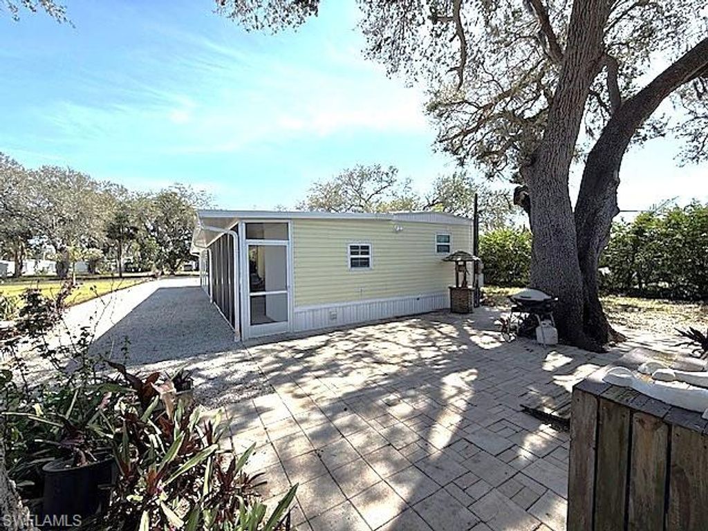 27366 Bourbonniere DR, BONITA SPRINGS, FL 34135 — photo 4