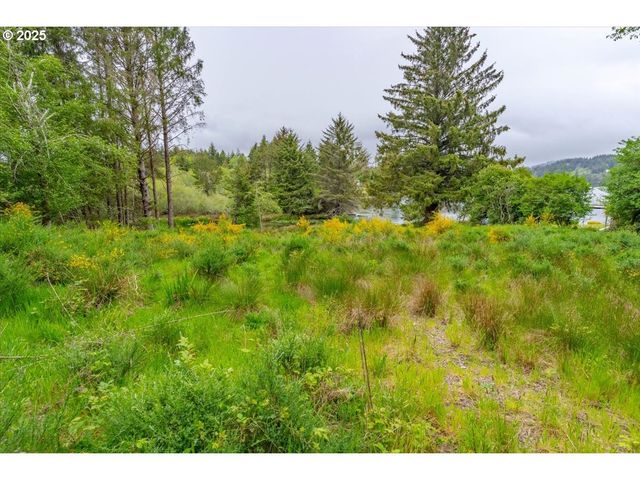 203 Ne Lake Dr, Lincoln City, OR 97367
