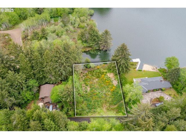 203 Ne Lake Dr, Lincoln City, OR 97367
