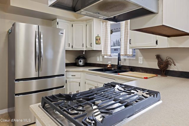 305 S 1st ST, Pinehurst, ID 83850