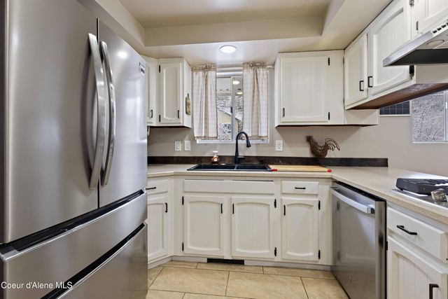 305 S 1st ST, Pinehurst, ID 83850