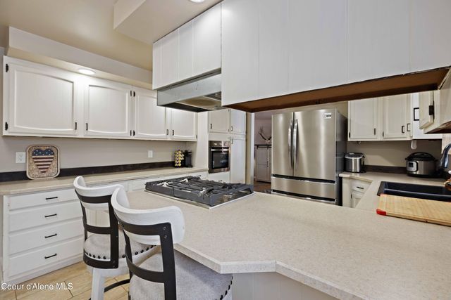 305 S 1st ST, Pinehurst, ID 83850