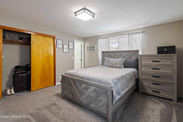 305 S 1st ST, Pinehurst, ID 83850