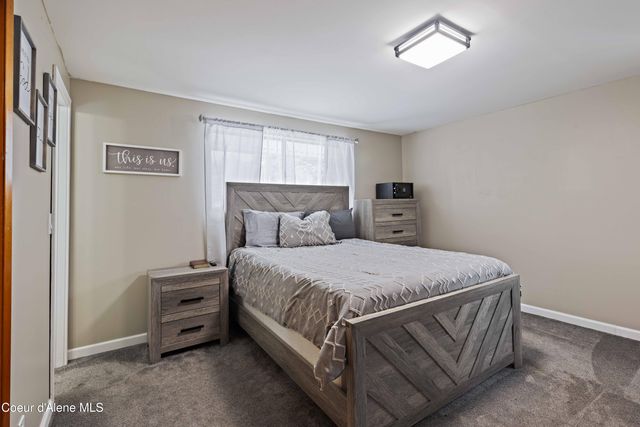 305 S 1st ST, Pinehurst, ID 83850