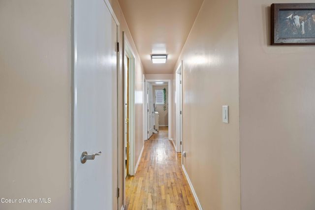 305 S 1st ST, Pinehurst, ID 83850