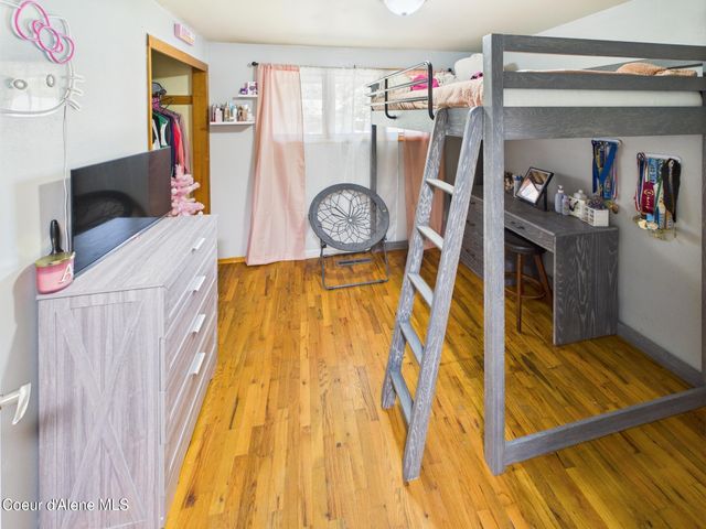 305 S 1st ST, Pinehurst, ID 83850