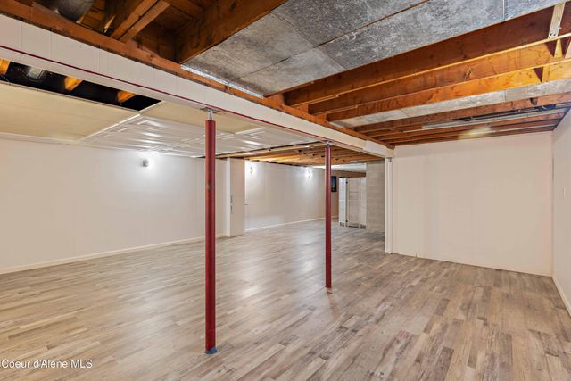 305 S 1st ST, Pinehurst, ID 83850