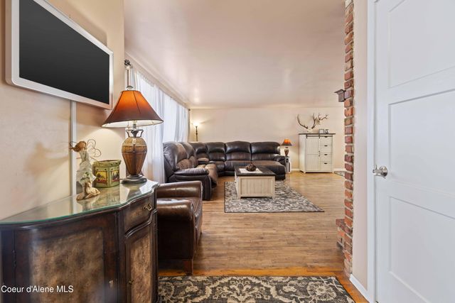 305 S 1st ST, Pinehurst, ID 83850