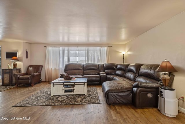 305 S 1st ST, Pinehurst, ID 83850