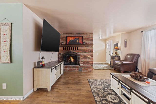 305 S 1st ST, Pinehurst, ID 83850