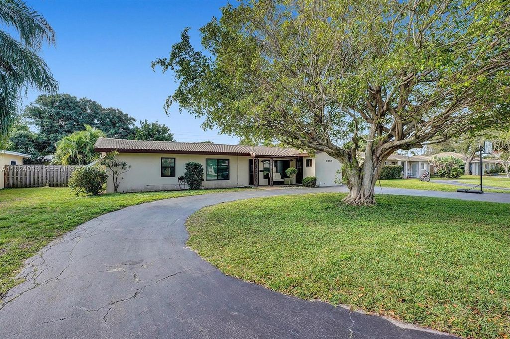 2620 NE 19th St, Pompano Beach, FL 33062