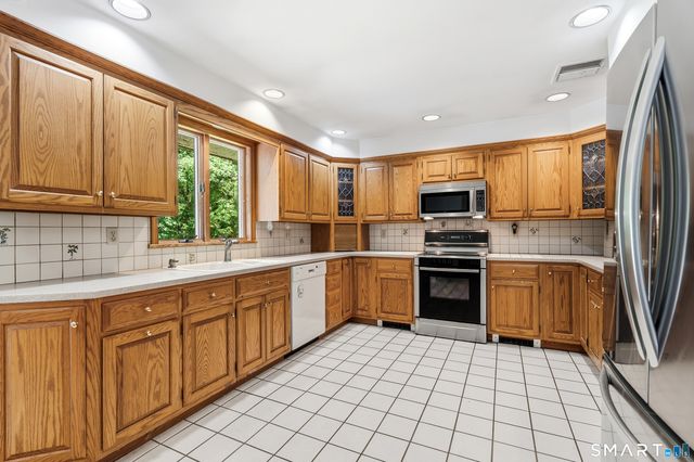 30 Creeping Hemlock Drive, Norwalk, CT 06851