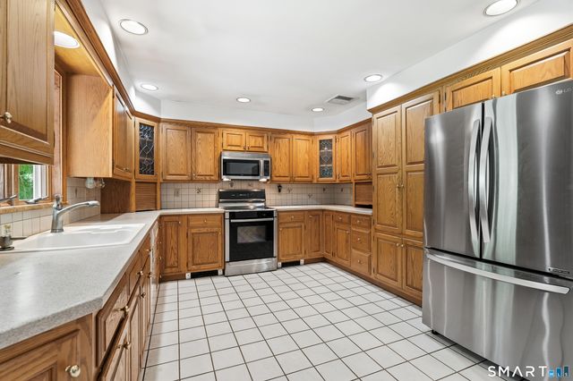 30 Creeping Hemlock Drive, Norwalk, CT 06851