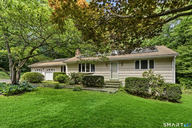30 Creeping Hemlock Drive, Norwalk, CT 06851