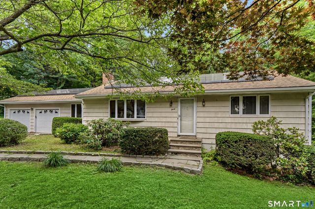 30 Creeping Hemlock Drive, Norwalk, CT 06851