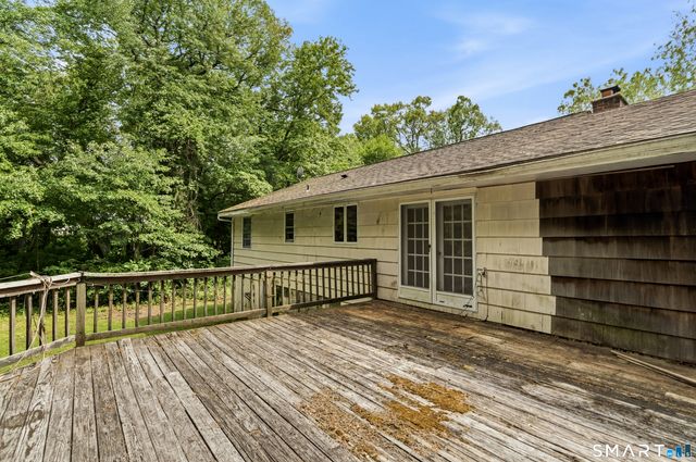 30 Creeping Hemlock Drive, Norwalk, CT 06851