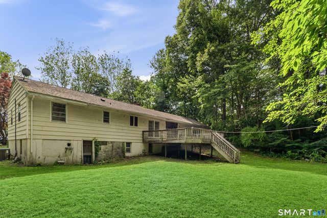30 Creeping Hemlock Drive, Norwalk, CT 06851