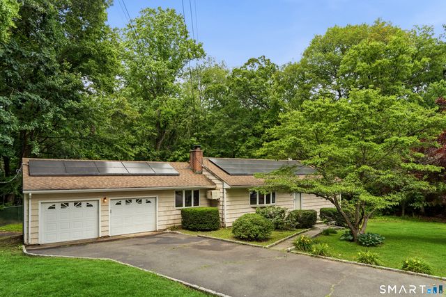 30 Creeping Hemlock Drive, Norwalk, CT 06851