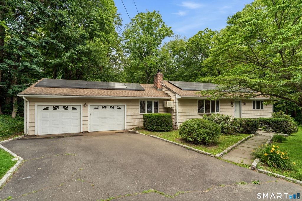 30 Creeping Hemlock Drive, Norwalk, CT 06851