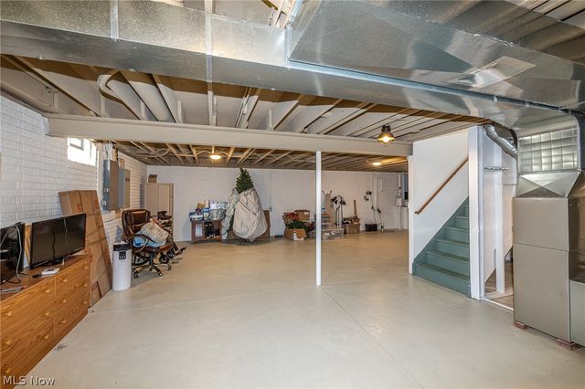 37164 Stone Creek Drive, North Ridgeville, OH 44039