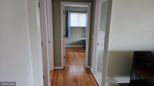 120 Oakwood Road, Apple Valley, MN 55124