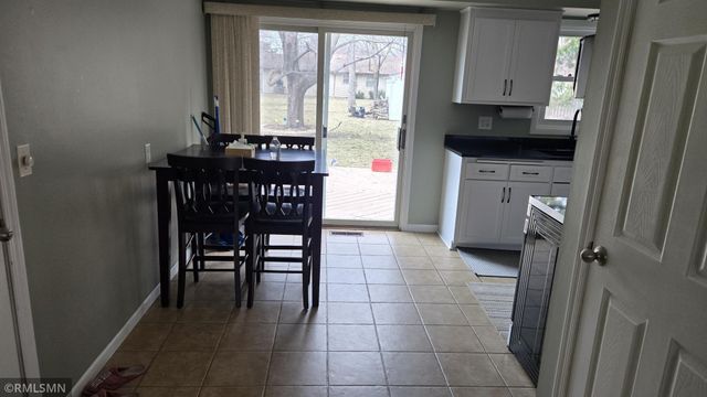 120 Oakwood Road, Apple Valley, MN 55124